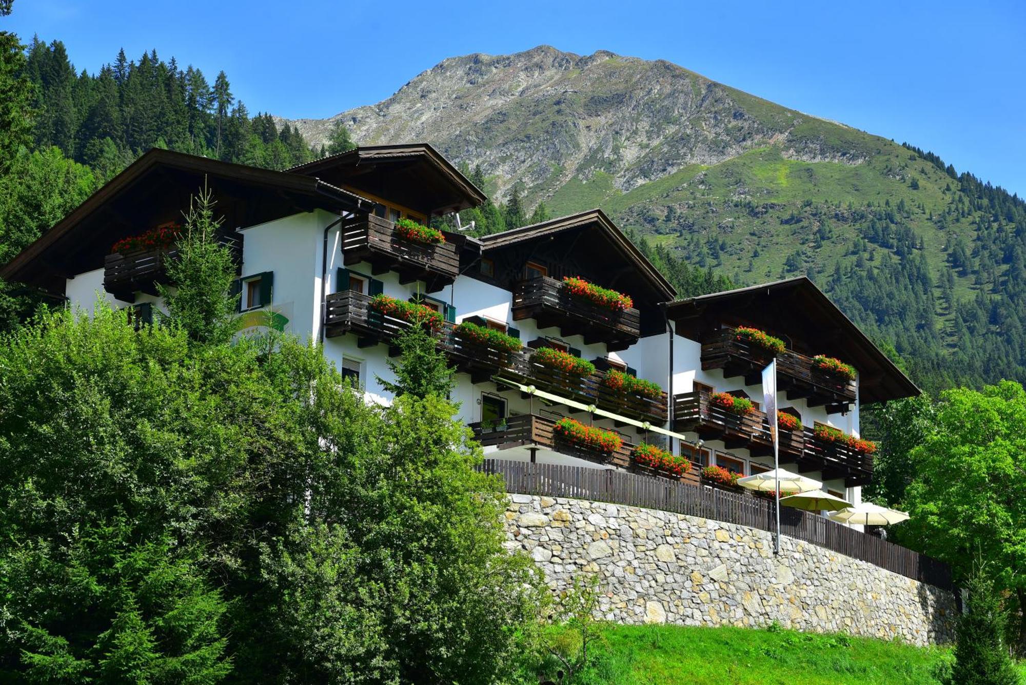 Hotel Jaegerhof San Leonardo in Passiria Extérieur photo